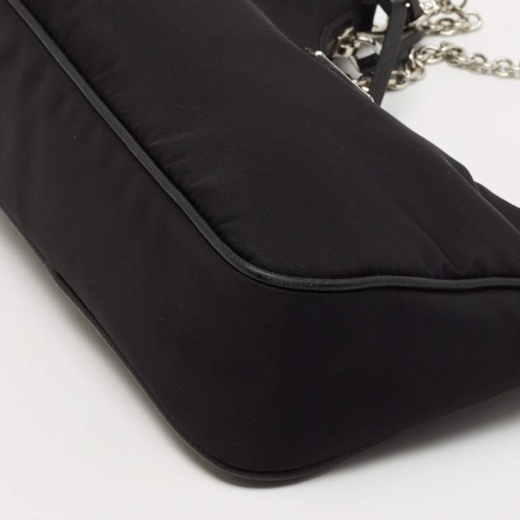 Pre Owned Prada Black Nylon Re-Edition 2005 Shoulder Bag