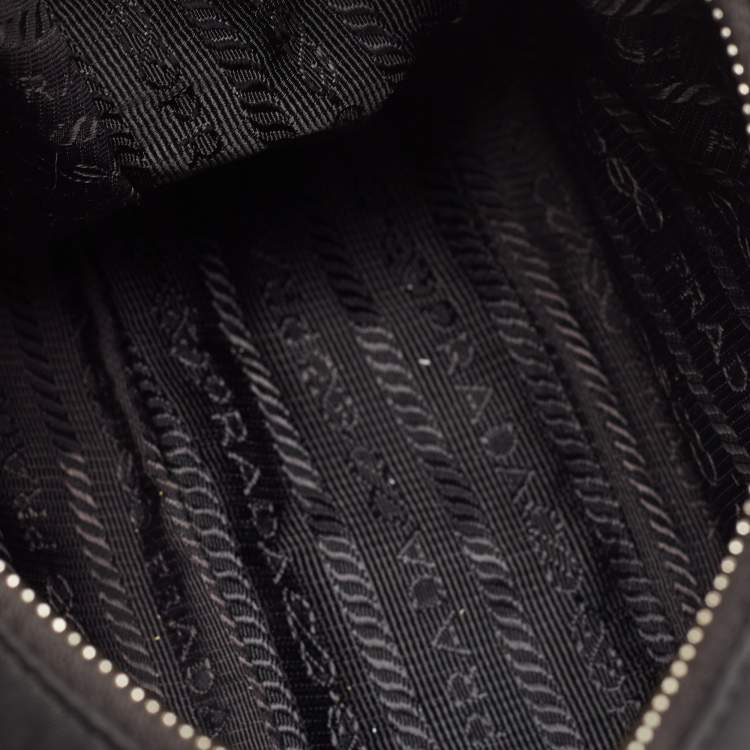 Pre Owned Prada Black Nylon Re-Edition 2005 Shoulder Bag