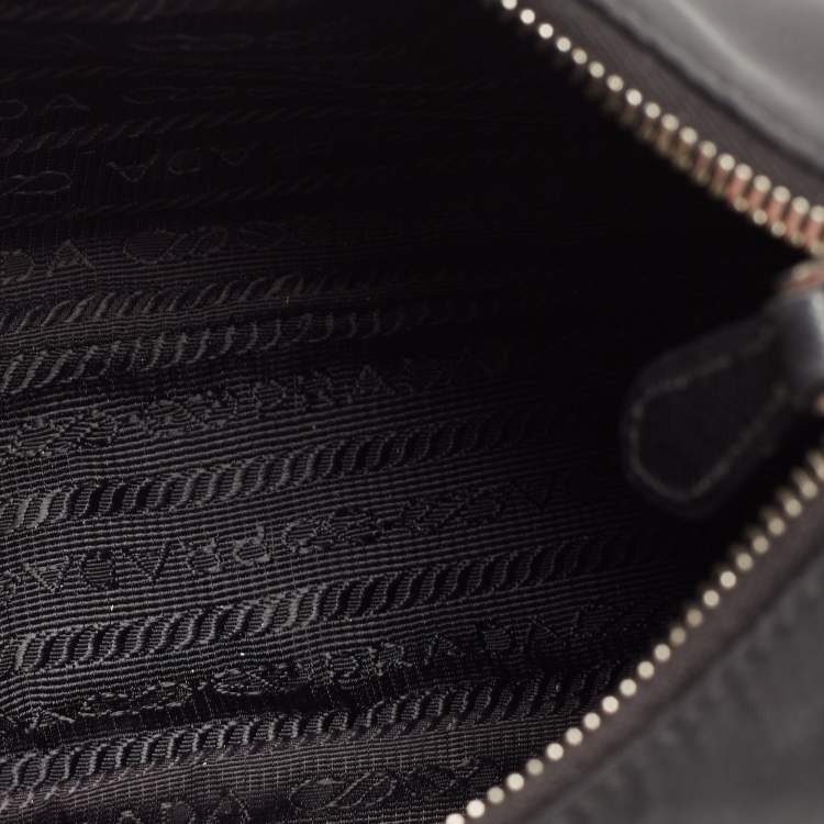 Pre Owned Prada Black Nylon Re-Edition 2005 Shoulder Bag