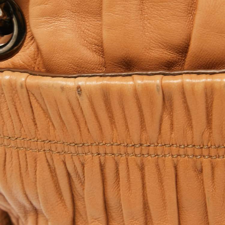 Pre Owned Prada Beige Gaufre Leather Flap Chain Shoulder Bag