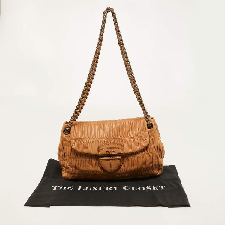 Pre Owned Prada Beige Gaufre Leather Flap Chain Shoulder Bag