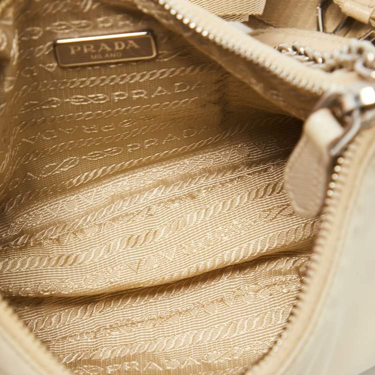 Pre Owned Prada Beige Nylon and Leather Re-Edition 2005 Shoulder Bag