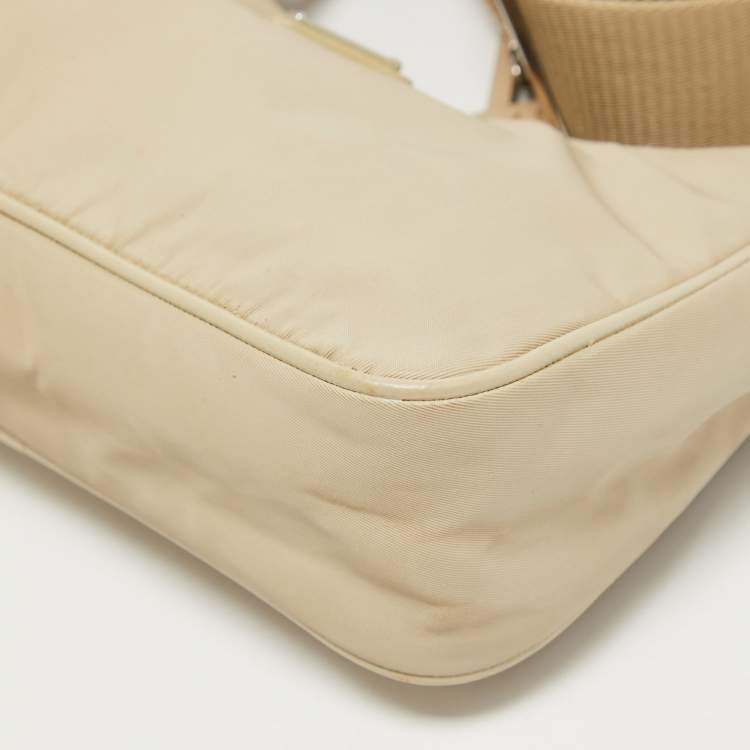 Pre Owned Prada Beige Nylon and Leather Re-Edition 2005 Shoulder Bag