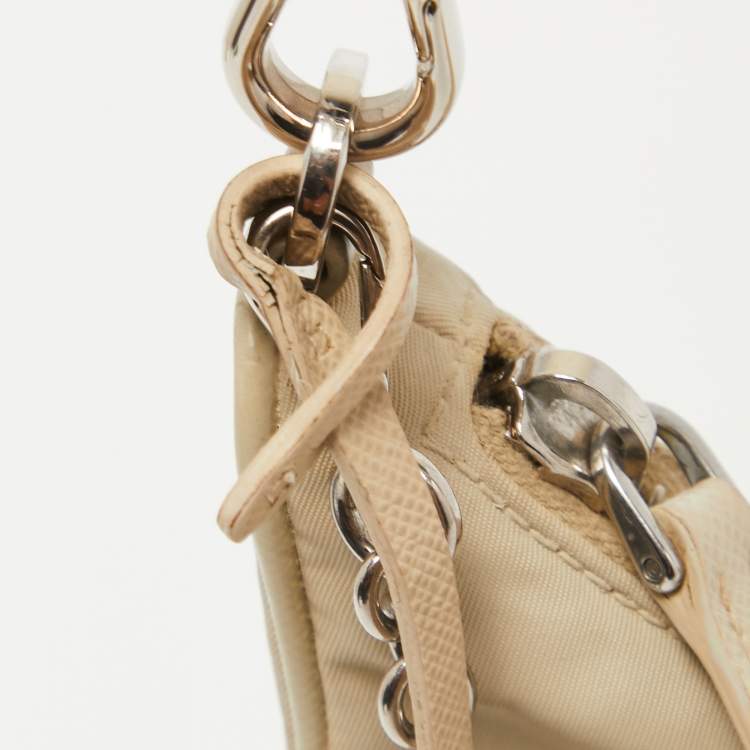 Pre Owned Prada Beige Nylon and Leather Re-Edition 2005 Shoulder Bag
