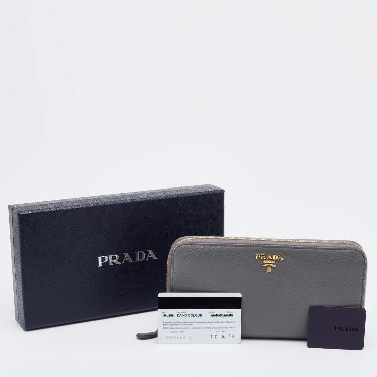 مملوكة مسبقًا Prada Grey Daino Leather Zip Around Wallet