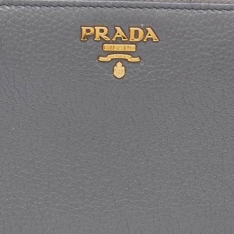 مملوكة مسبقًا Prada Grey Daino Leather Zip Around Wallet