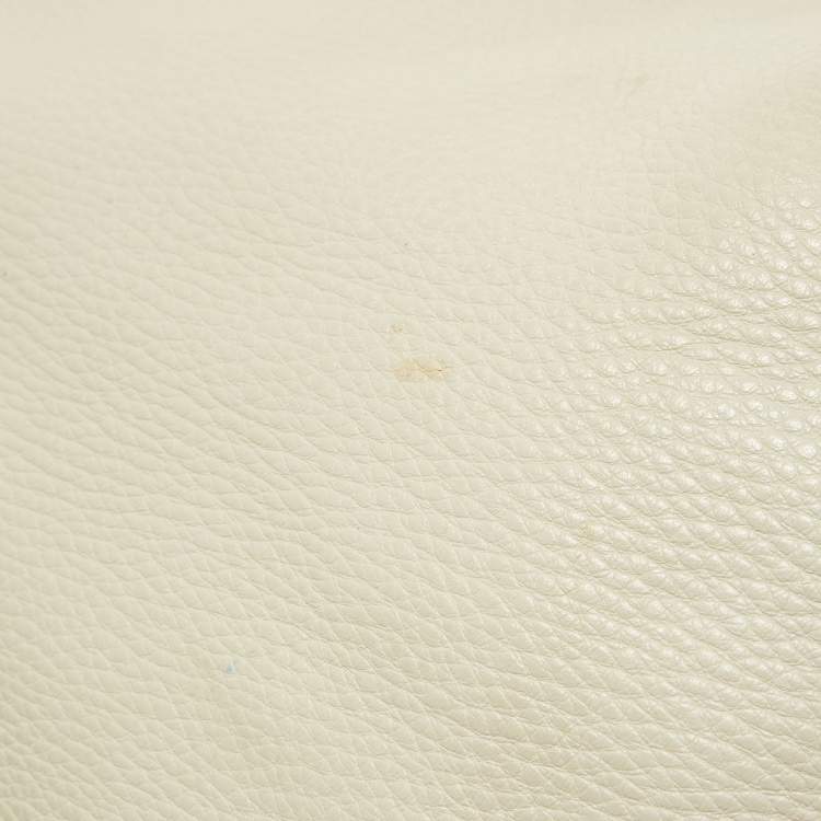 Pre Owned Prada Off White Vitello Daino Leather Zip Hobo