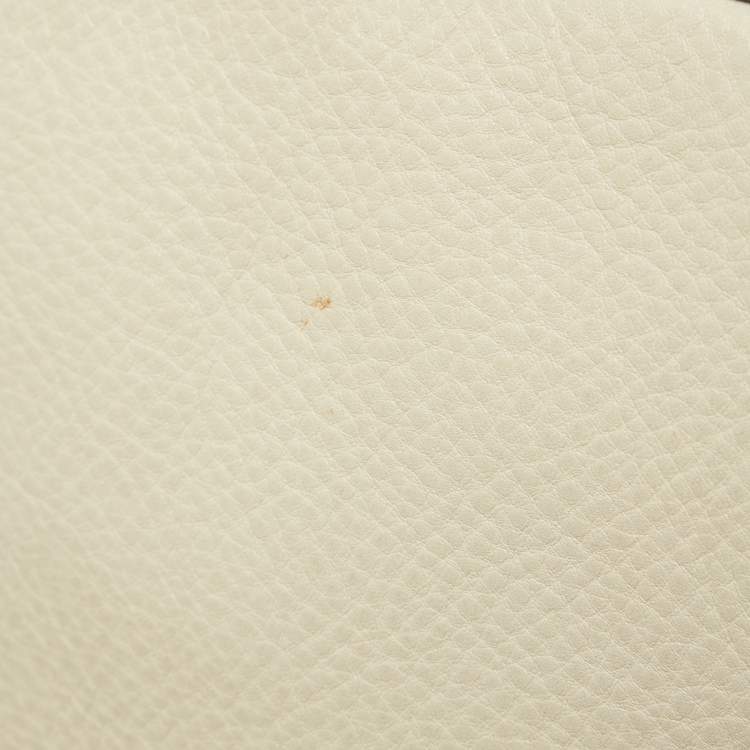 Pre Owned Prada Off White Vitello Daino Leather Zip Hobo
