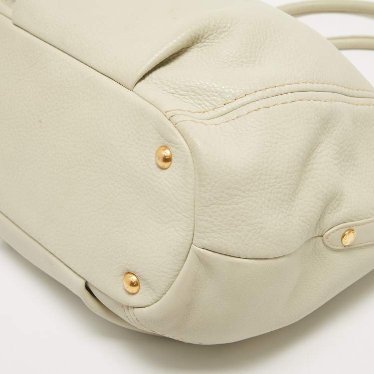 Pre Owned Prada Off White Vitello Daino Leather Zip Hobo