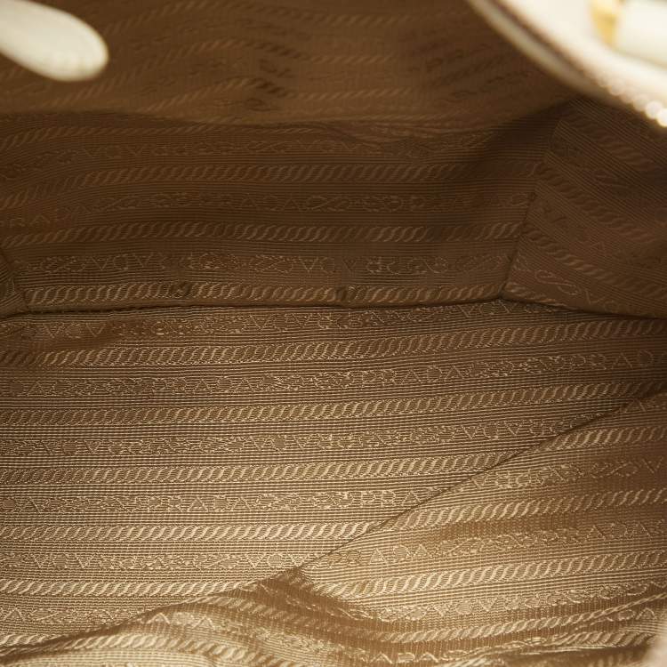 Pre Owned Prada Off White Vitello Daino Leather Zip Hobo