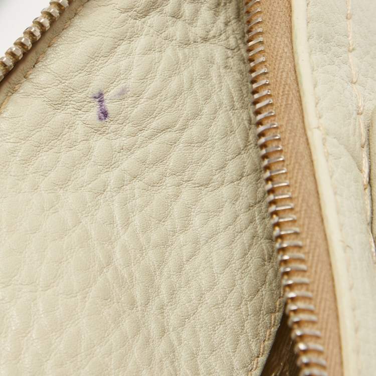 Pre Owned Prada Off White Vitello Daino Leather Zip Hobo