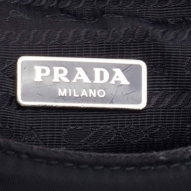 Pre Owned Prada Black Nylon and Leather Re-Edition 2005 Shoulder Bag
