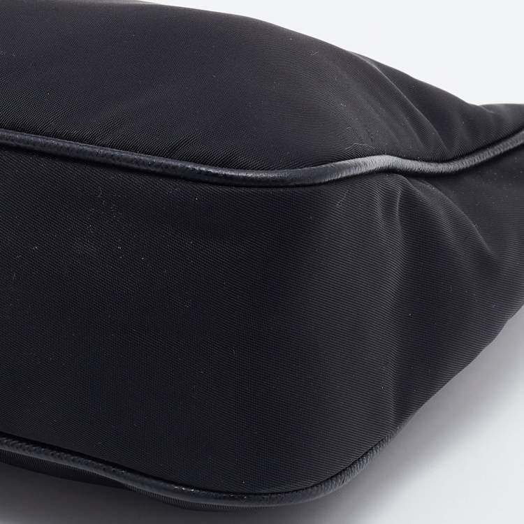 Pre Owned Prada Black Nylon and Leather Re-Edition 2005 Shoulder Bag