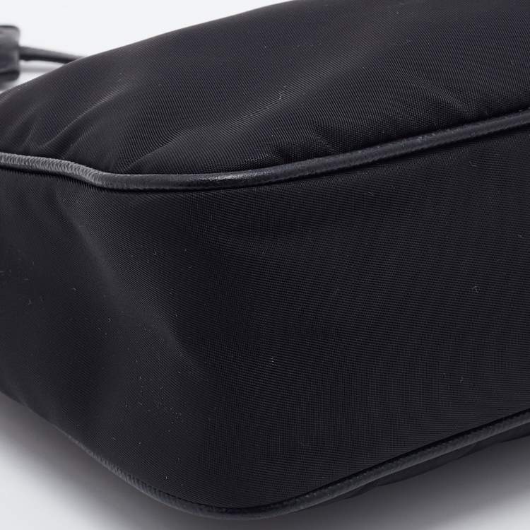 Pre Owned Prada Black Nylon and Leather Re-Edition 2005 Shoulder Bag