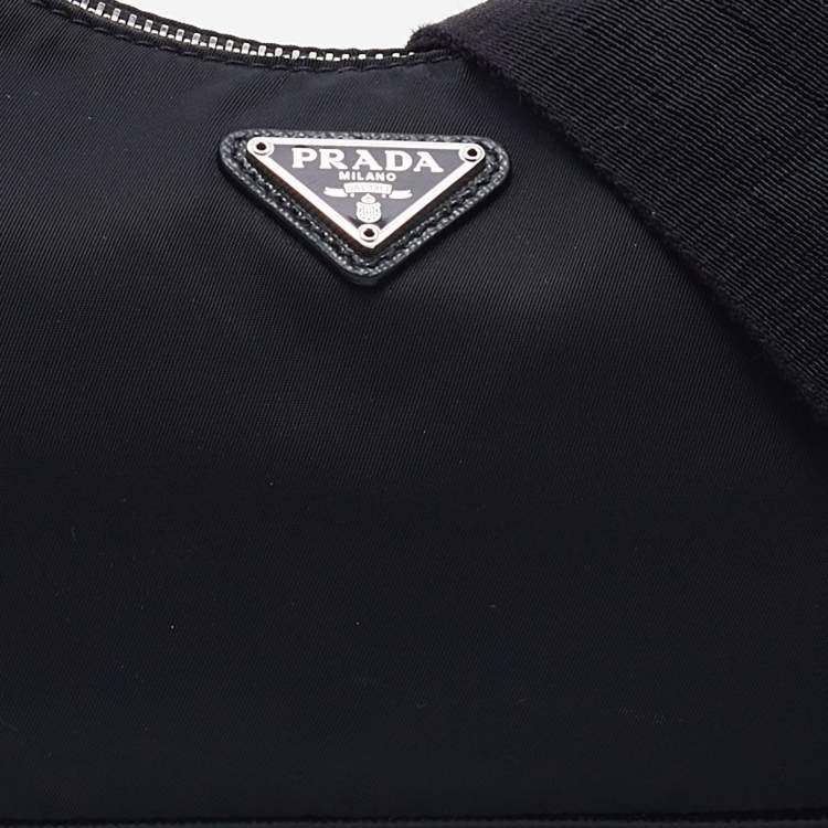 Pre Owned Prada Black Nylon and Leather Re-Edition 2005 Shoulder Bag