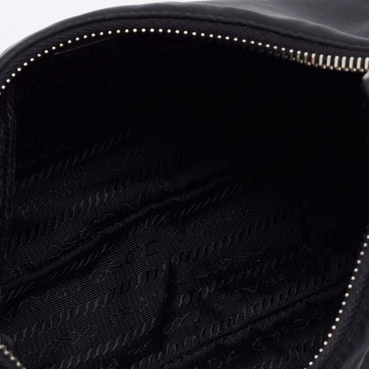 Pre Owned Prada Black Nylon and Leather Re-Edition 2005 Shoulder Bag