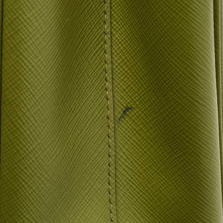 Pre Owned Prada Green Saffiano Lux Leather Small Double Zip Tote