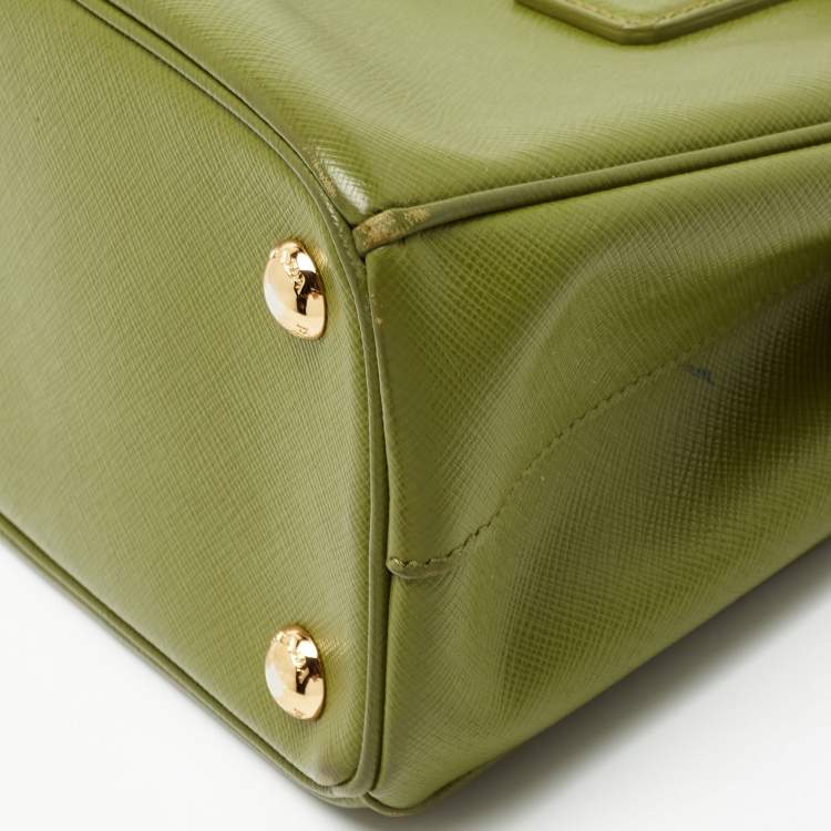 Pre Owned Prada Green Saffiano Lux Leather Small Double Zip Tote