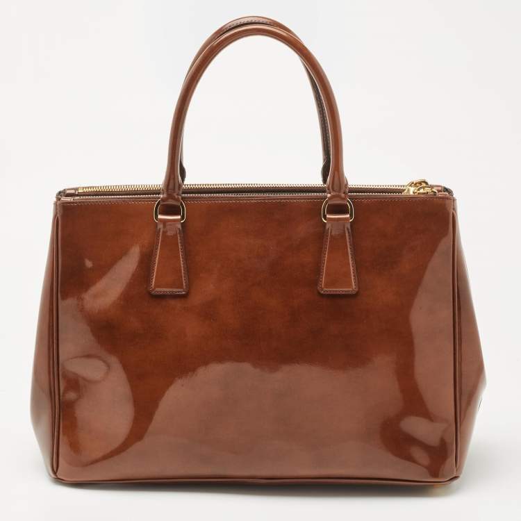 Pre Owned Prada Brown Marble Effect Patent Leather Medium Double Zip Tote