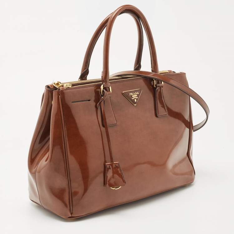 Pre Owned Prada Brown Marble Effect Patent Leather Medium Double Zip Tote