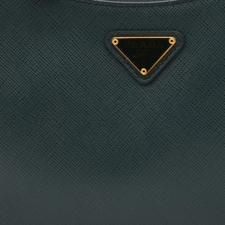 Pre Owned Prada Green Saffiano Leather Re-Edition 2005 Baguette Bag