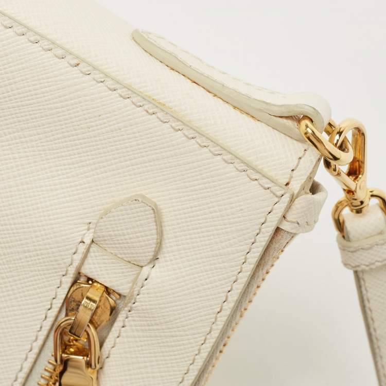 مملوكة مسبقًا Prada White Saffiano Lux Leather Front Pocket Crossbody Bag