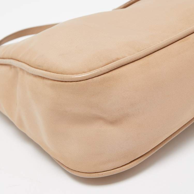 Pre Owned Prada Beige Saffiano Leather Re-Edition 2005 Baguette Bag