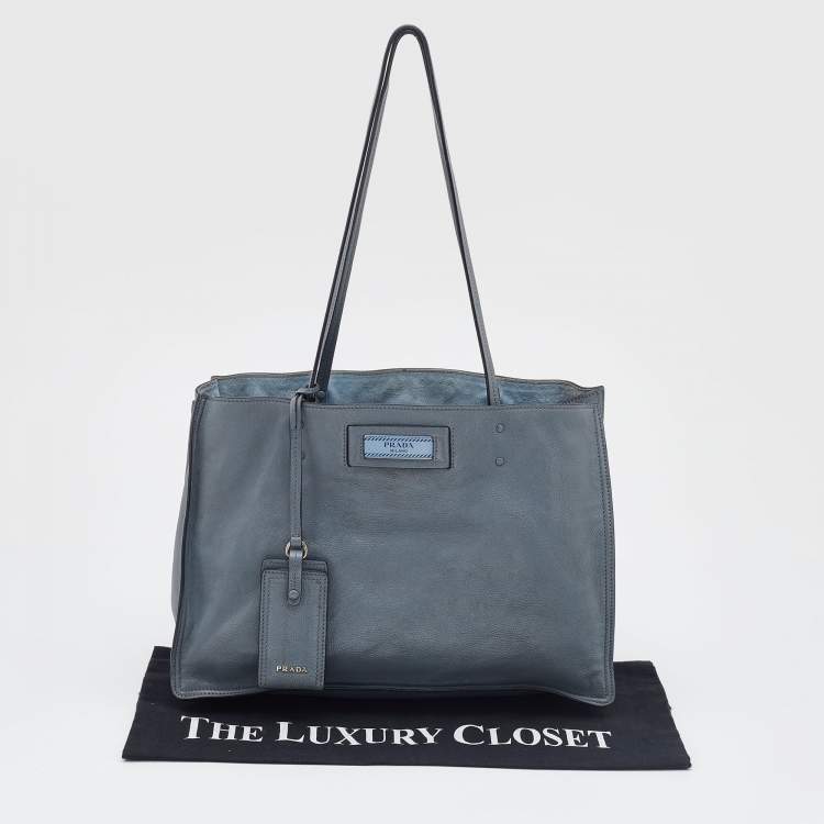 مملوكة مسبقًا Prada Light Blue Leather Etiquette Tote