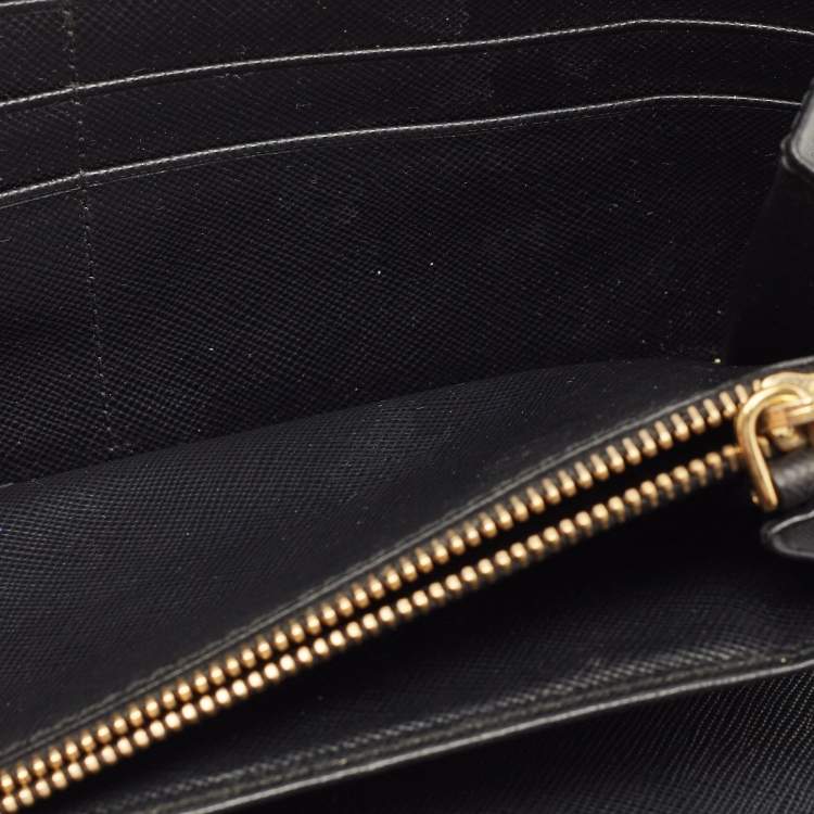 Pre Owned Prada Black Saffiano Leather Zip Around Clutch