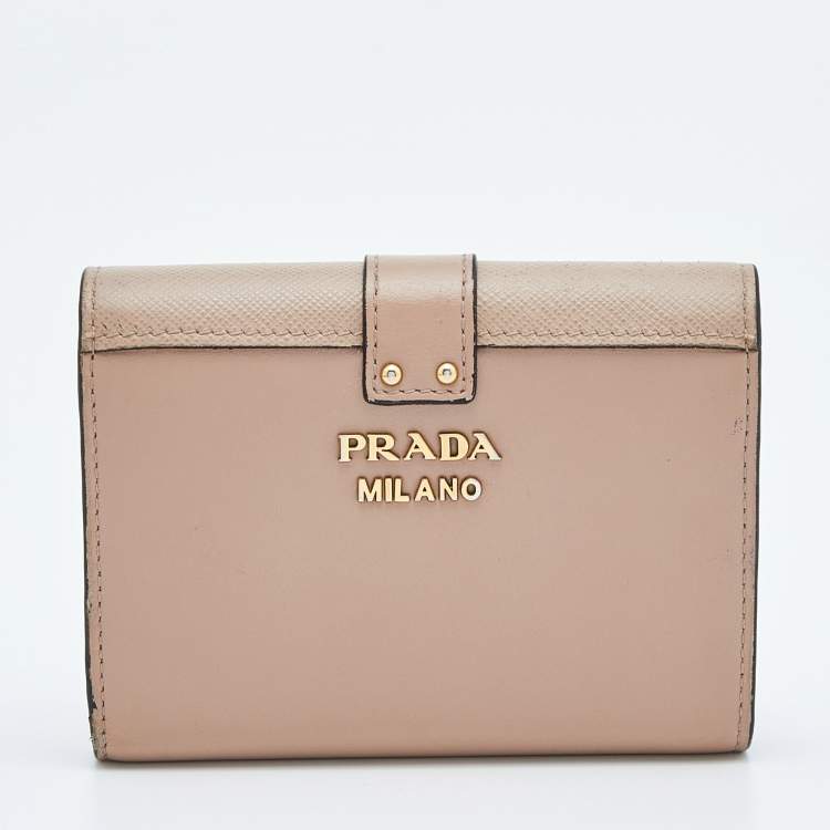 Pre Owned Prada Beige Leather Cahier Trifold Wallet