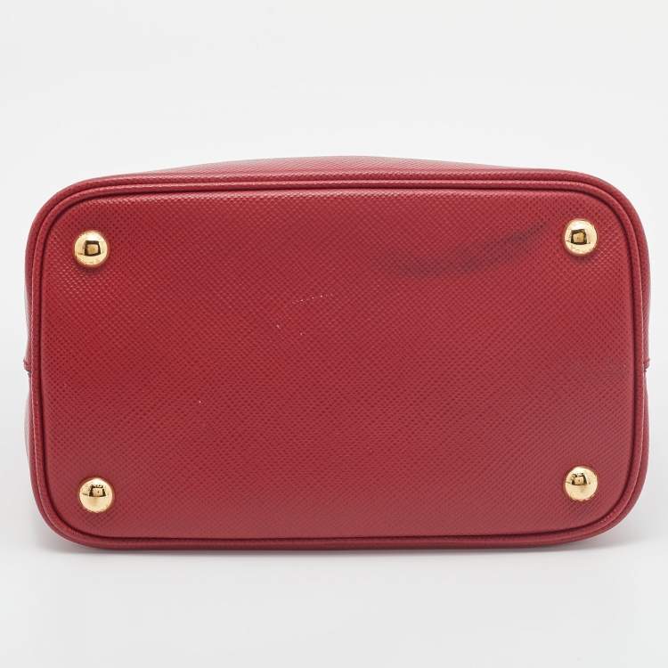 Pre Owned Prada Red Saffiano Cuir Leather Medium Panier Top Handle Bag