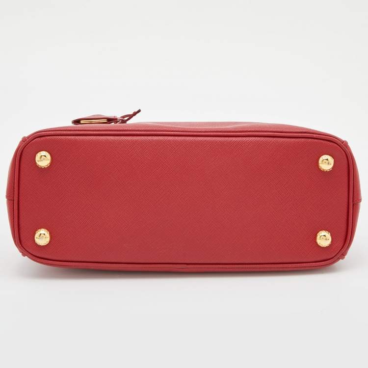 Pre Owned Prada Red Saffiano Lux Leather Galleria Double Zip Tote