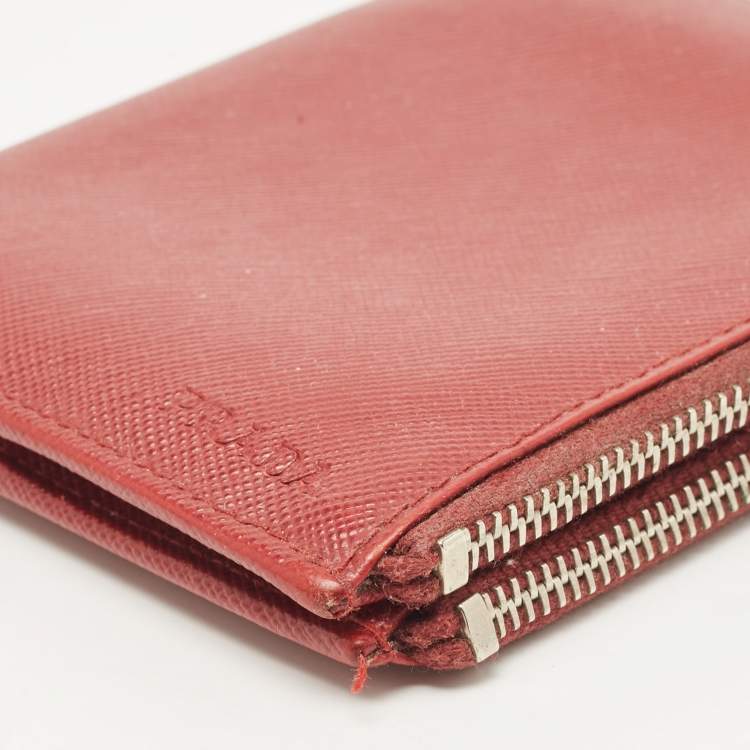 Pre Owned Prada Red Leather Compact Flap Wallet