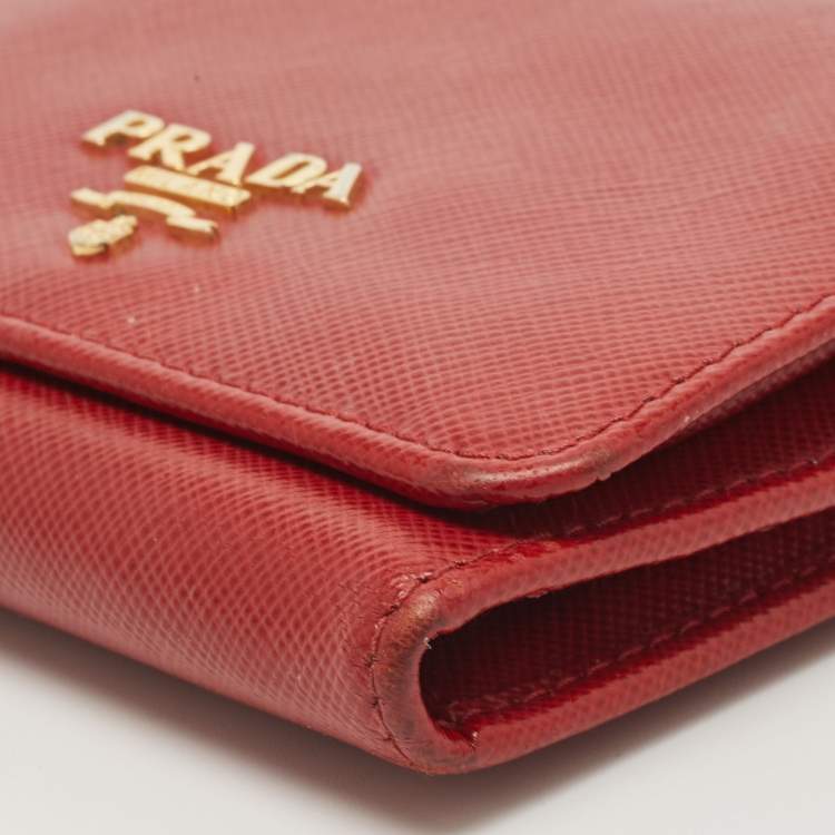 مملوكة مسبقًا Prada Red Saffiano Metal Leather Logo Trifold Compact Wallet