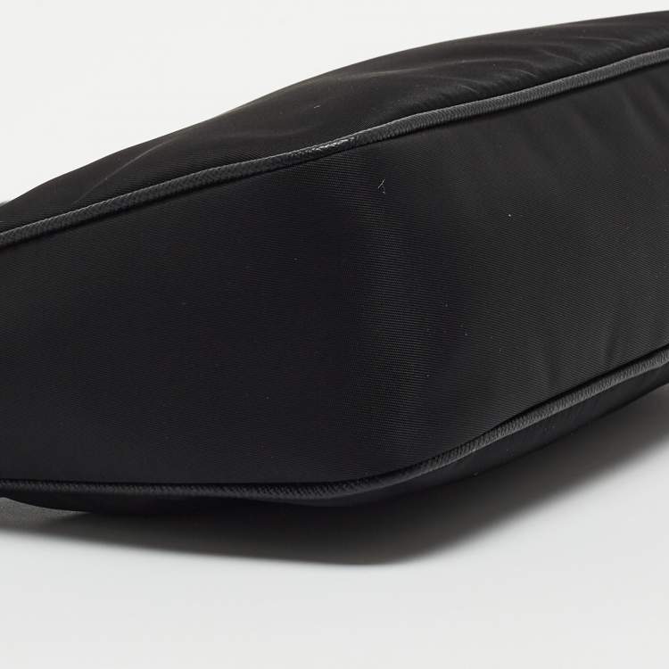 Pre Owned Prada Black Nylon Mini Re-Edition 2005 Shoulder Bag