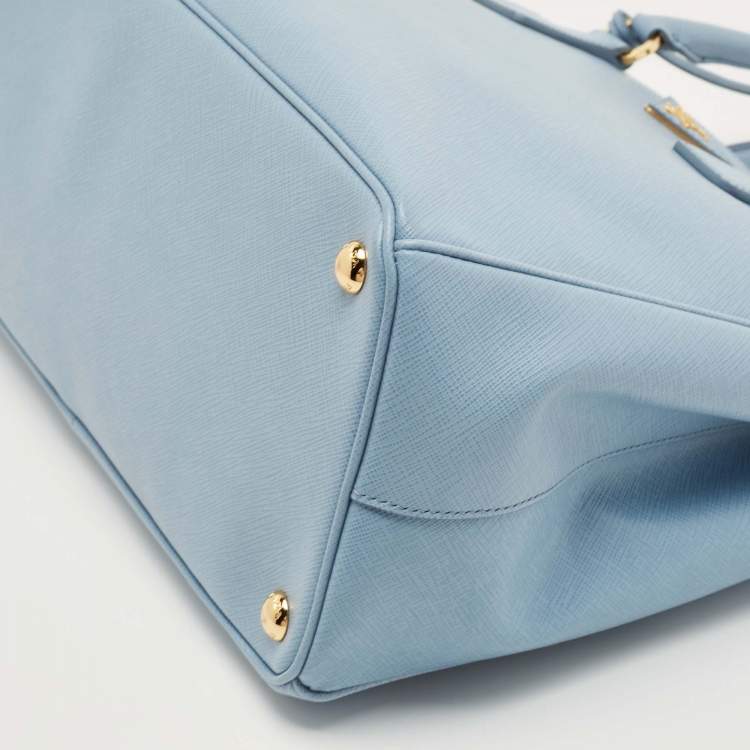 مملوكة مسبقًا Prada Sky Blue Saffiano Lux Leather Medium Double Zip Tote