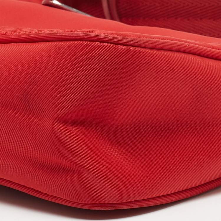 Pre Owned Prada Red Nylon Re-Edition 2000 Baguette Bag
