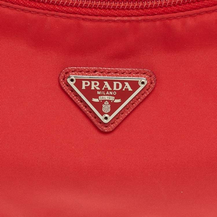 Pre Owned Prada Red Nylon Re-Edition 2000 Baguette Bag