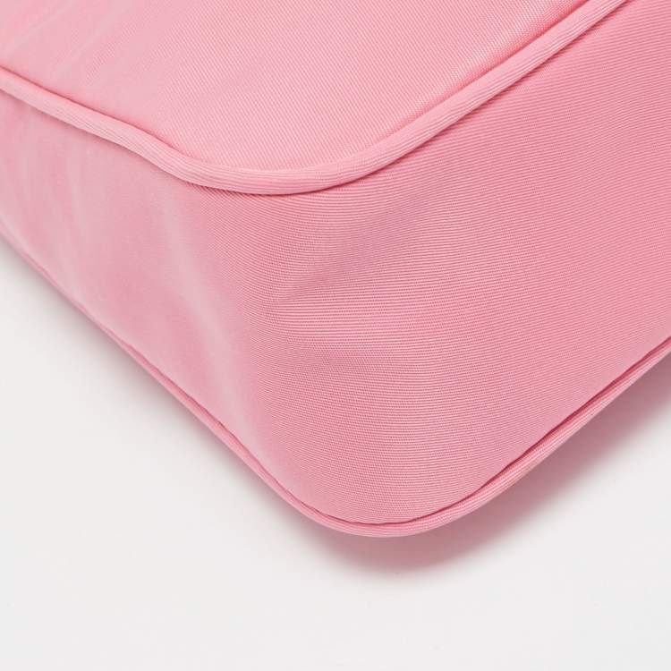 Pre Owned Prada Pink Nylon Re-Edition 2000 Baguette Bag