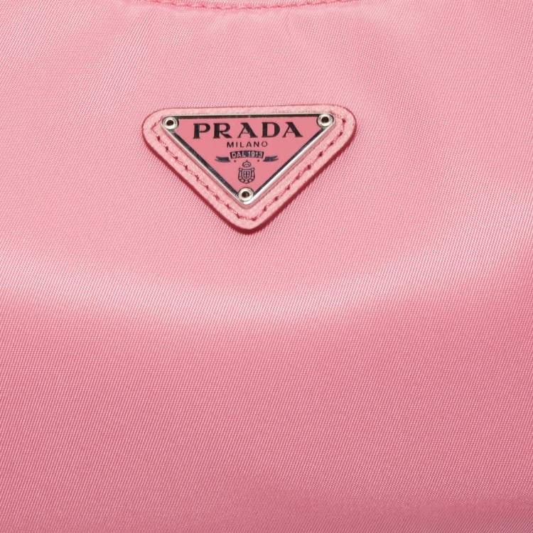 Pre Owned Prada Pink Nylon Re-Edition 2000 Baguette Bag