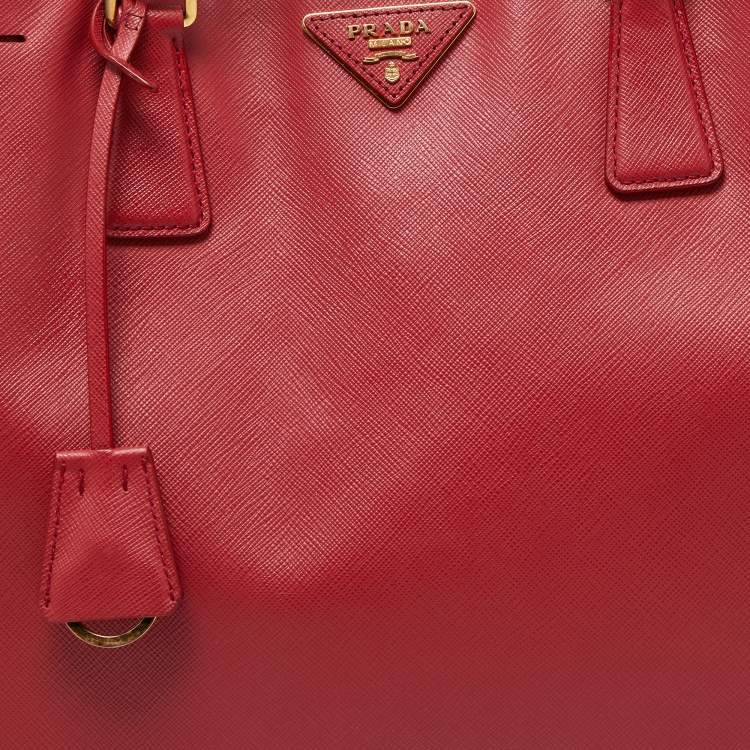 مملوكة مسبقًا Prada Red Saffiano Leather Large Galleria Tote