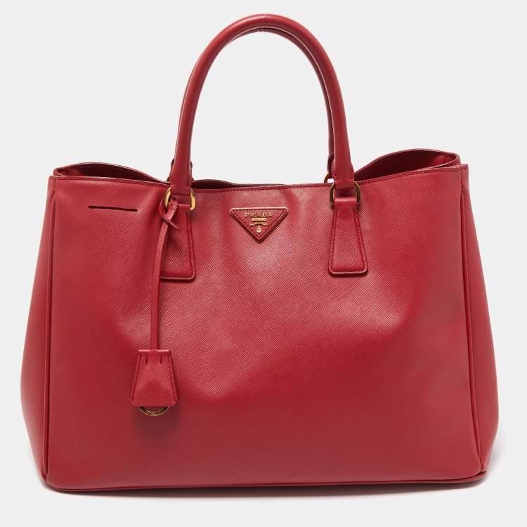 مملوكة مسبقًا Prada Red Saffiano Leather Large Galleria Tote