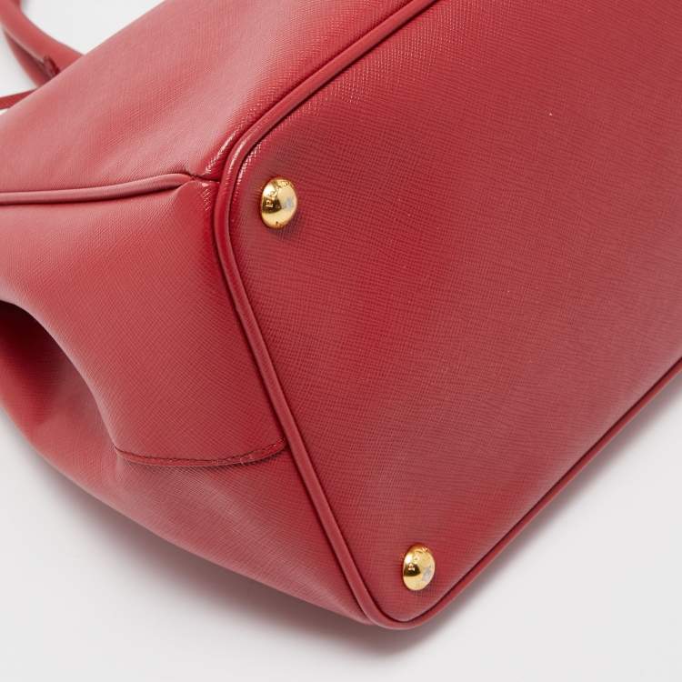 مملوكة مسبقًا Prada Red Saffiano Leather Large Galleria Tote