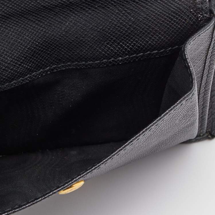 Pre Owned Prada Black Saffiano Metal Leather Logo Flap Card Case