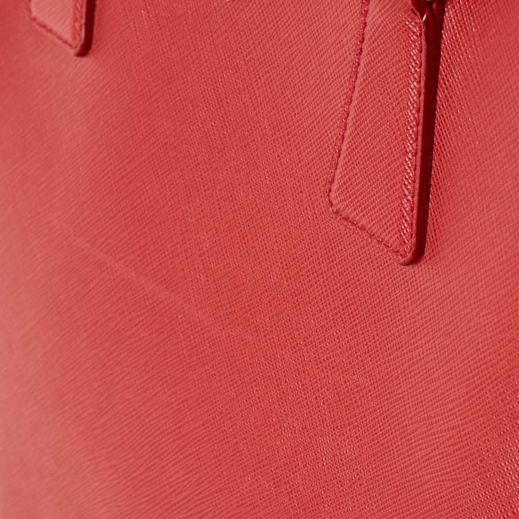 Pre Owned Prada Red Saffiano Leather Large Galleria Double Zip Tote