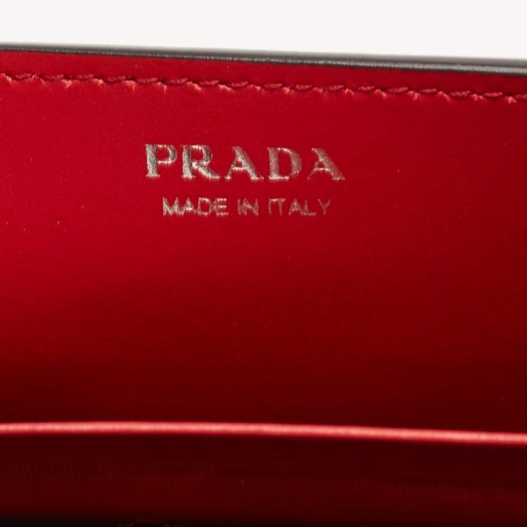 مملوكة مسبقًا Prada Black Leather Elektra Wallet On Chain