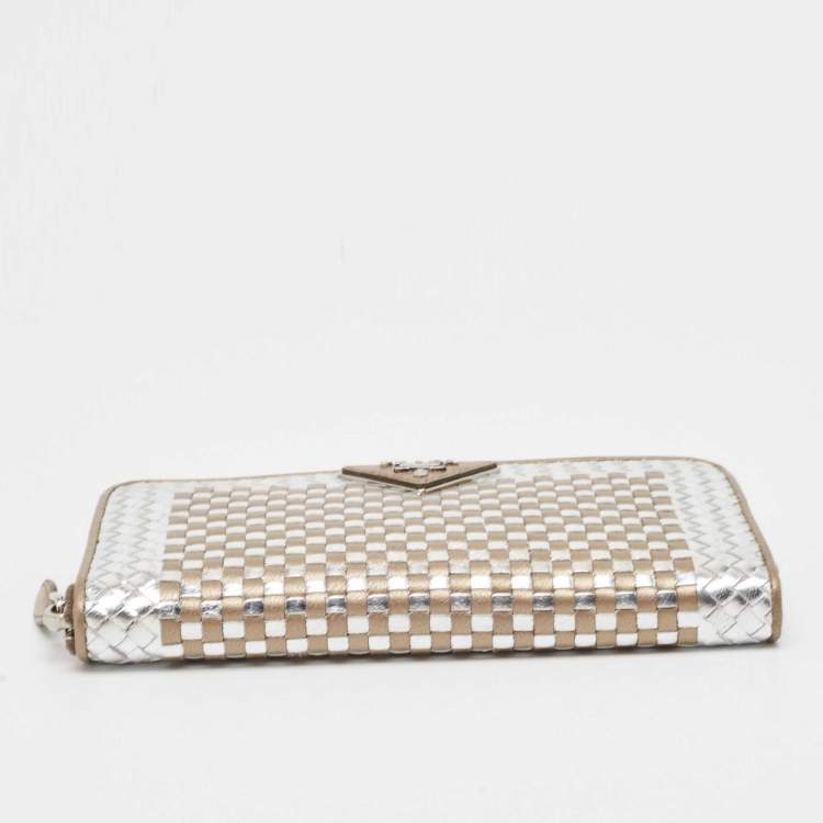 مملوكة مسبقًا Prada Gold/Silver Woven Madras Leather Zip Around Wallet