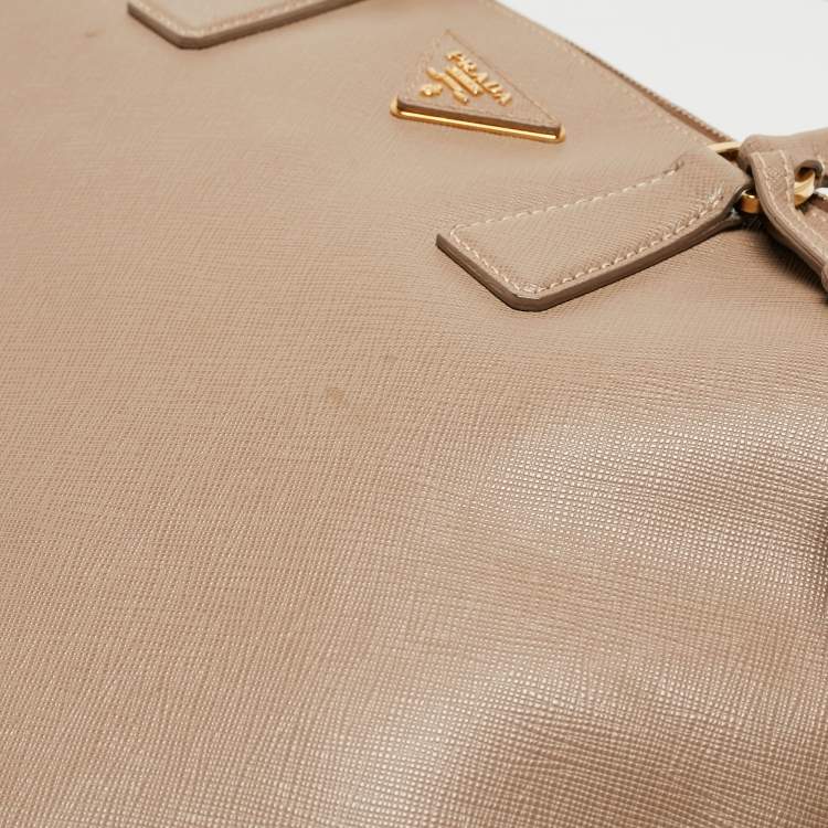 مملوكة مسبقًا Prada Beige Saffiano Lux Leather Large Promenade Satchel