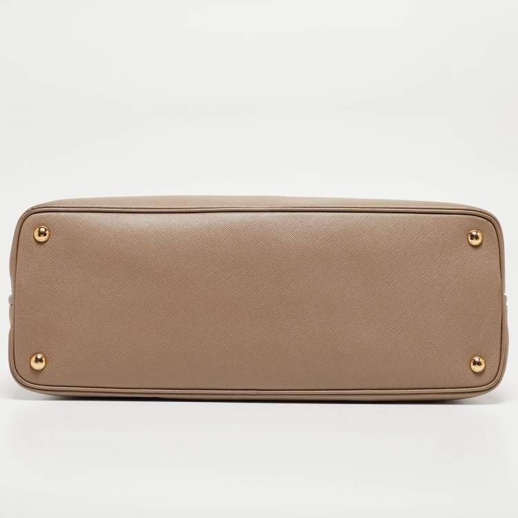 مملوكة مسبقًا Prada Beige Saffiano Lux Leather Large Promenade Satchel