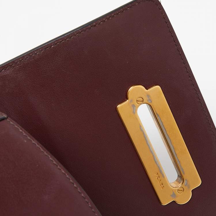 مملوكة مسبقًا Prada Burgundy/Black Leather Cahier Convertible Belt Bag